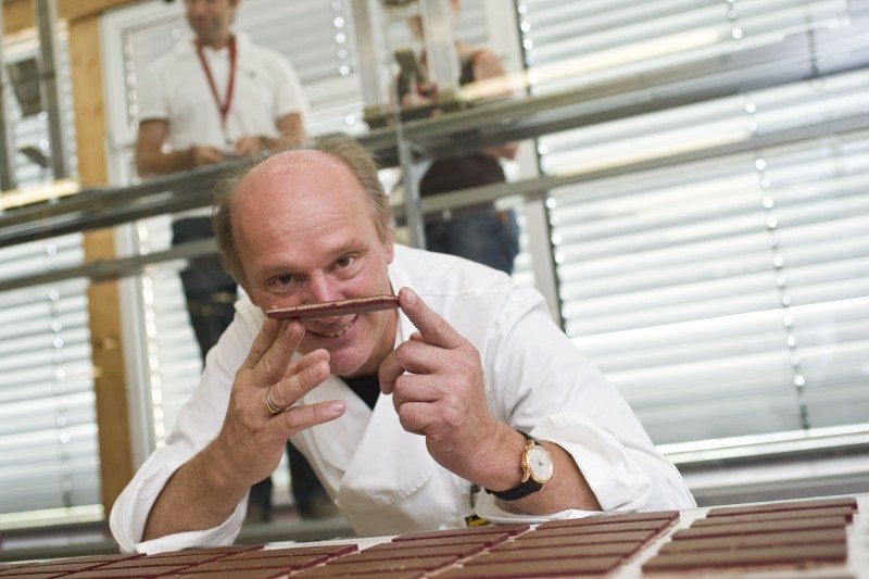 Josef Zotter mit Schokolade