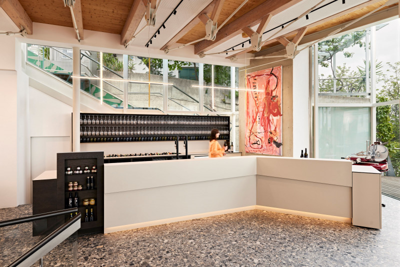 Moderne Bar in der Vinothek Steiermark St. Anna am Aigen
