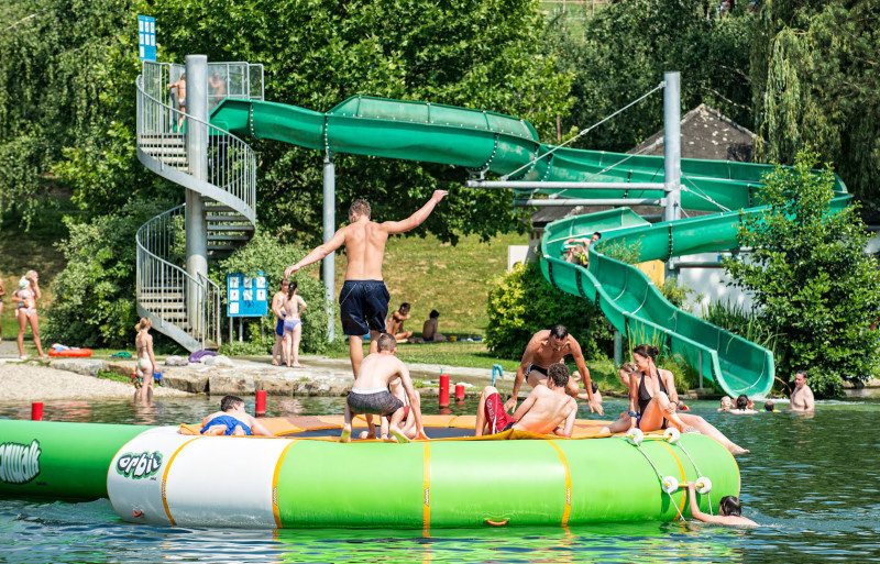 Wasserrutsche und Attraktionen im Seebad Riegersburg