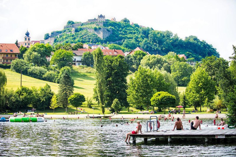 Blick auf die Riegersburg vom Seebad Riegersburg