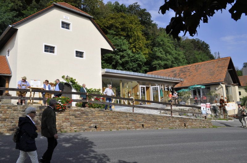 Außenansicht Vinothek Klöch