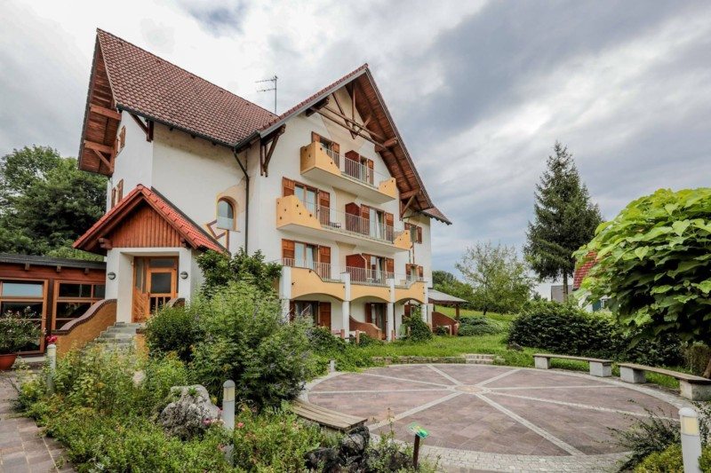 Außenansicht Hotel Breitenfelderhof zur Riegersburg