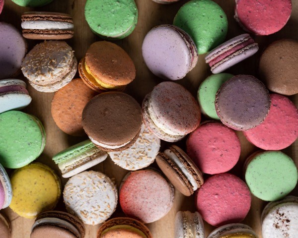 Macarons so weit das Auge reicht bei Einfach Fitz