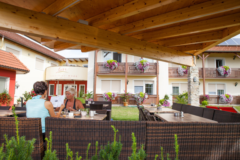 Hotel Restaurant Teuschler-Mogg Gastgarten